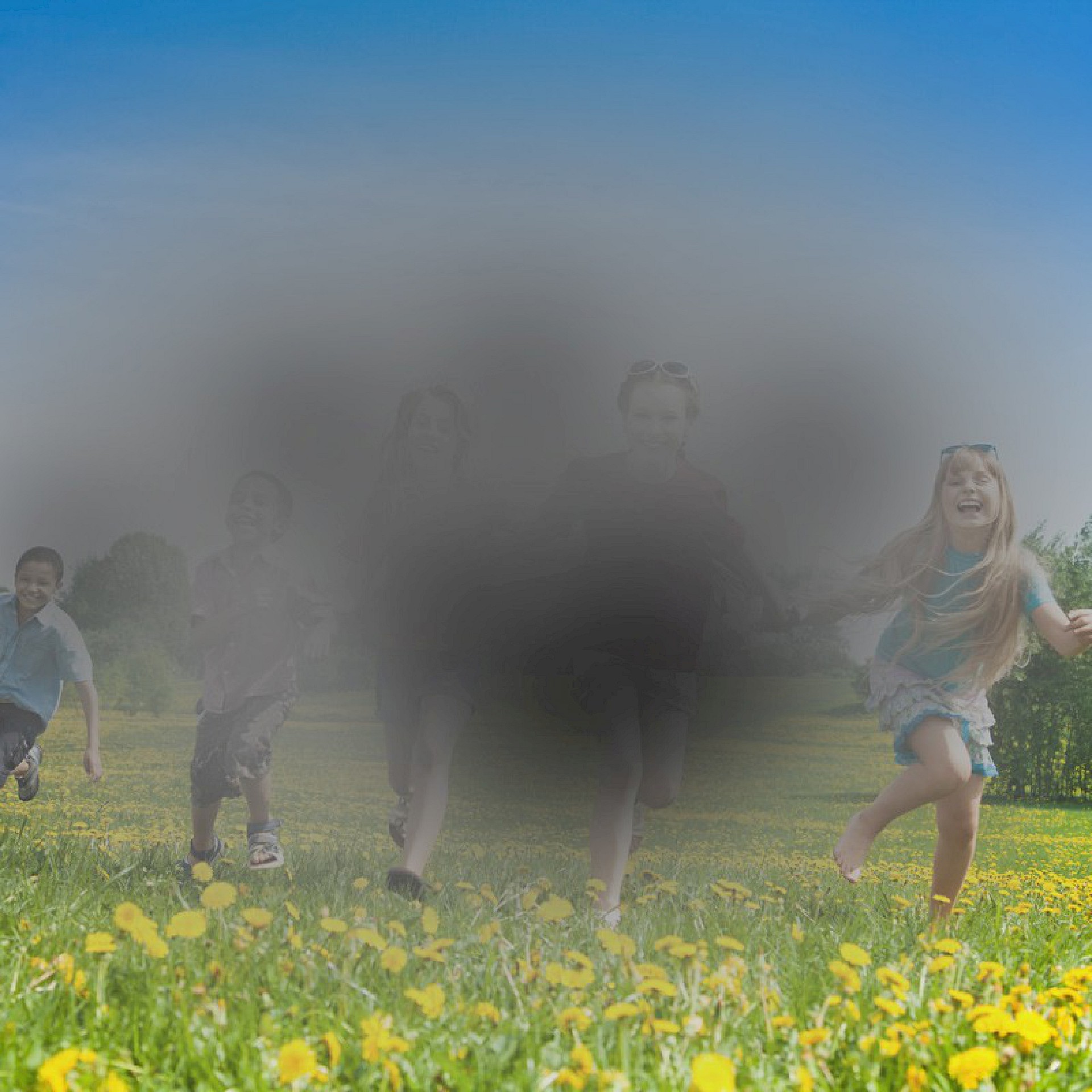 Beispielbild: Seheindruck mit fortgeschrittener trockener AMD. In der Bildmitte ist die Sicht deutlich beeinträchtigt.